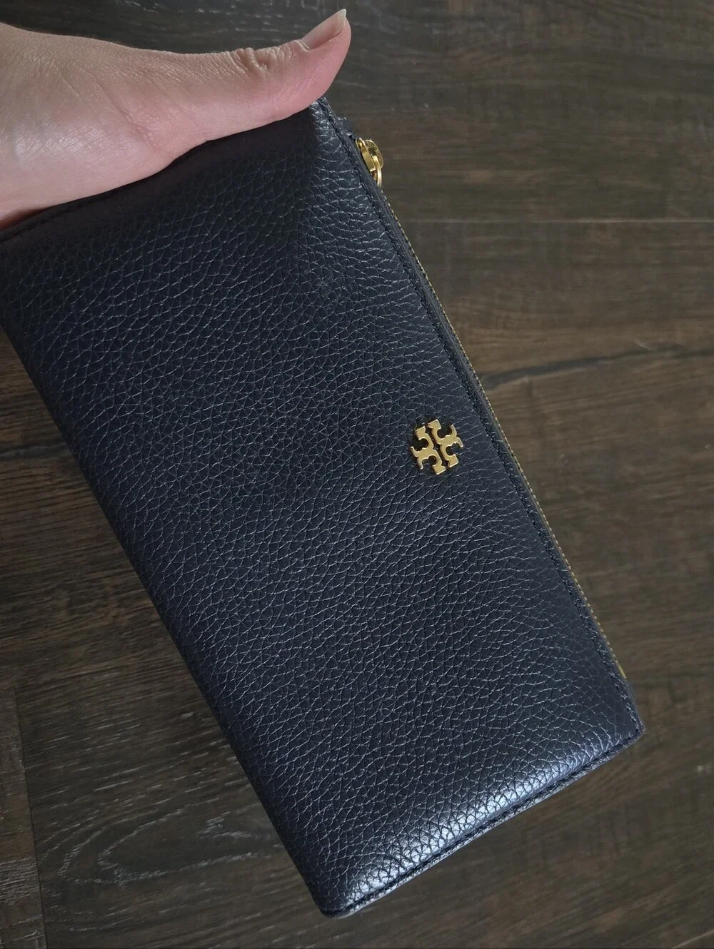 Tory Burch Blake Color-Block Slim Wallet in Tory Navy Blue Gold Hardware